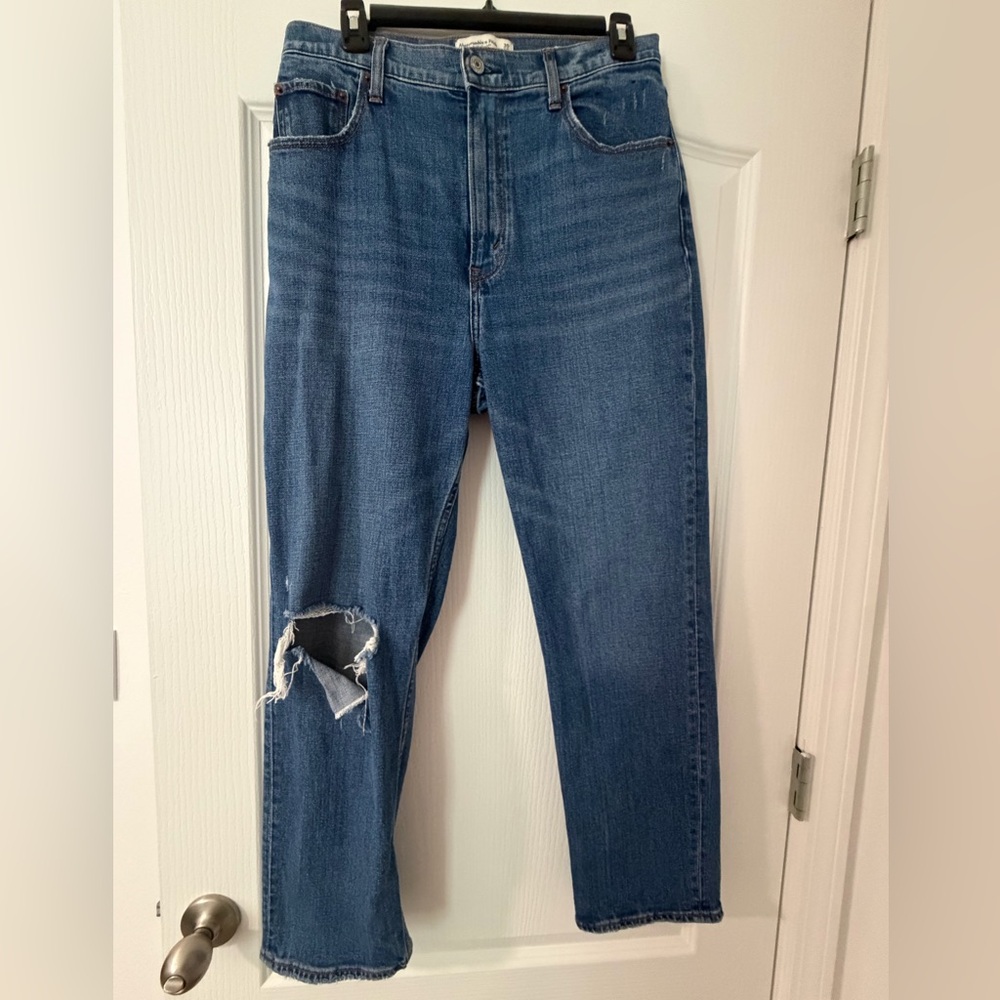 Abercrombie & Fitch Ultra High Rise Ankle Straight Jeans